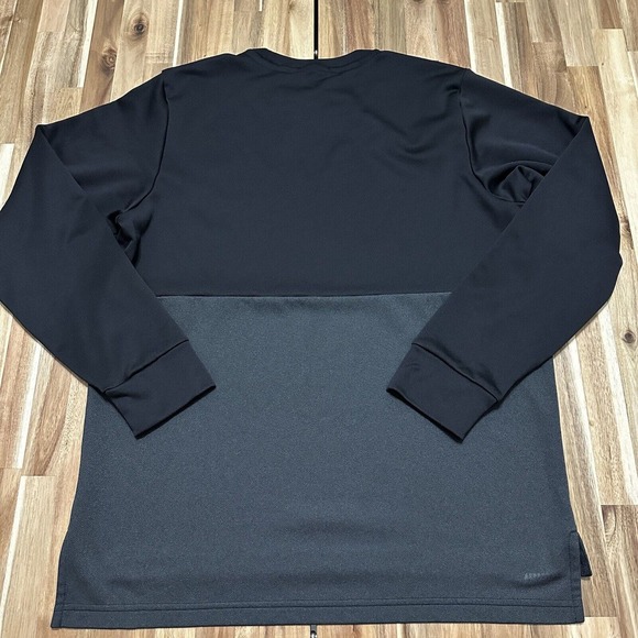 Adidas Black and Gray Washington Huskies Sweatshirt - Picture 4 of 7